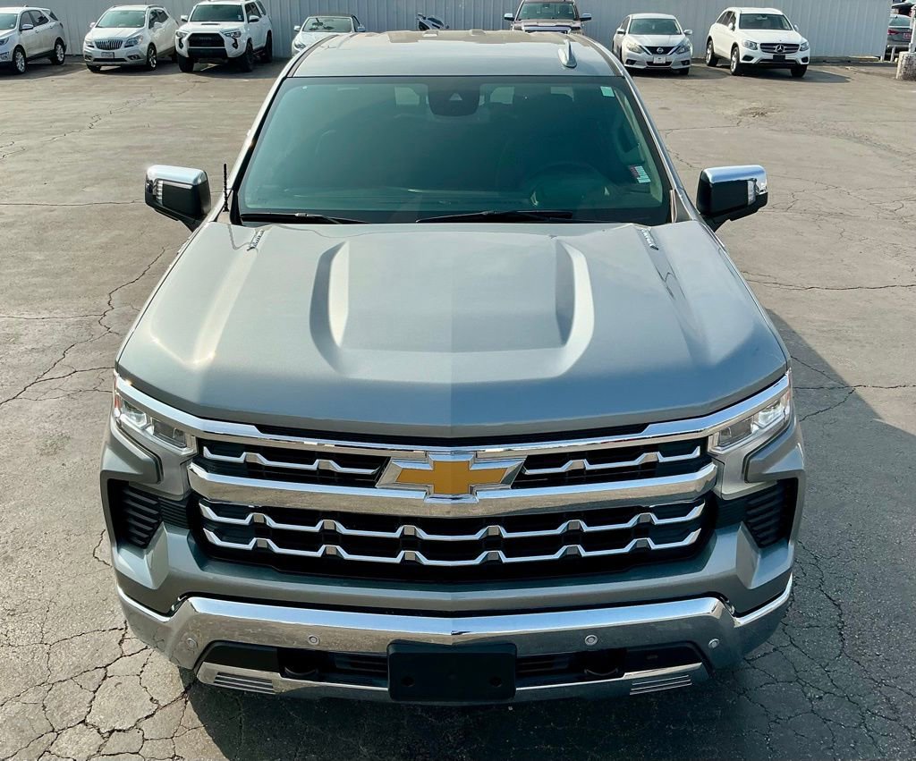 Used 2025 Chevrolet Silverado 1500 LTZ image 11