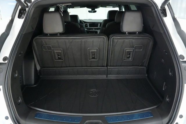 Used 2024 Buick Enclave Avenir image 10