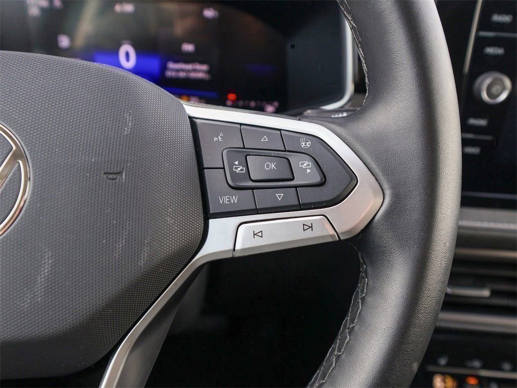 New 2025 Volkswagen Taos SE image 24