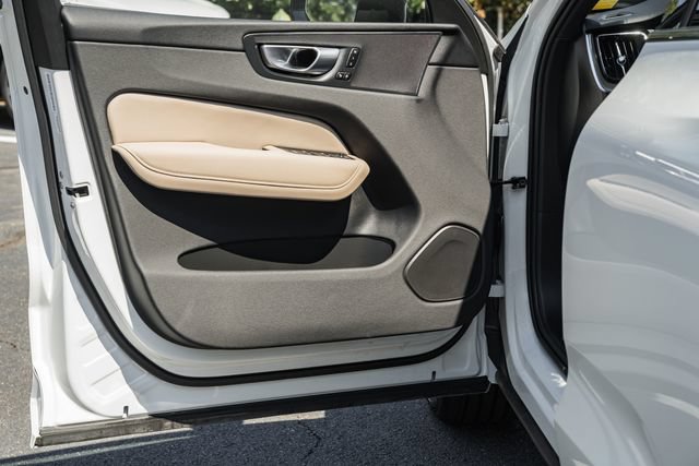 Certified 2026 Volvo XC60 B5 Plus AWD/4WD image 39