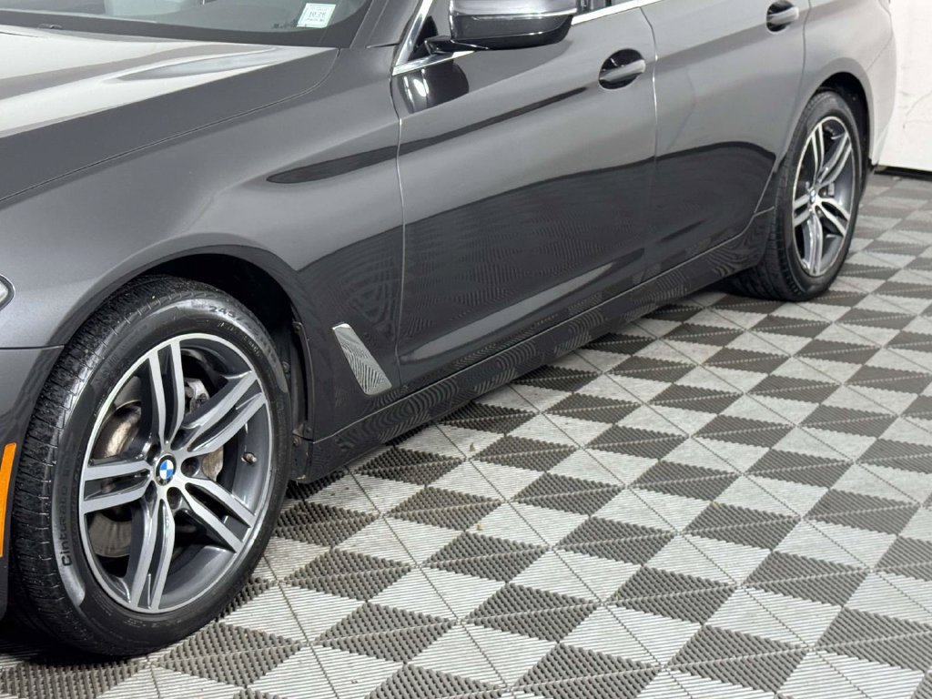 Used 2021 BMW 530i xDrive w/ Convenience Package AWD/4WD image 13