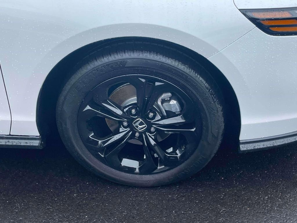 Certified 2025 Honda Accord SE image 7