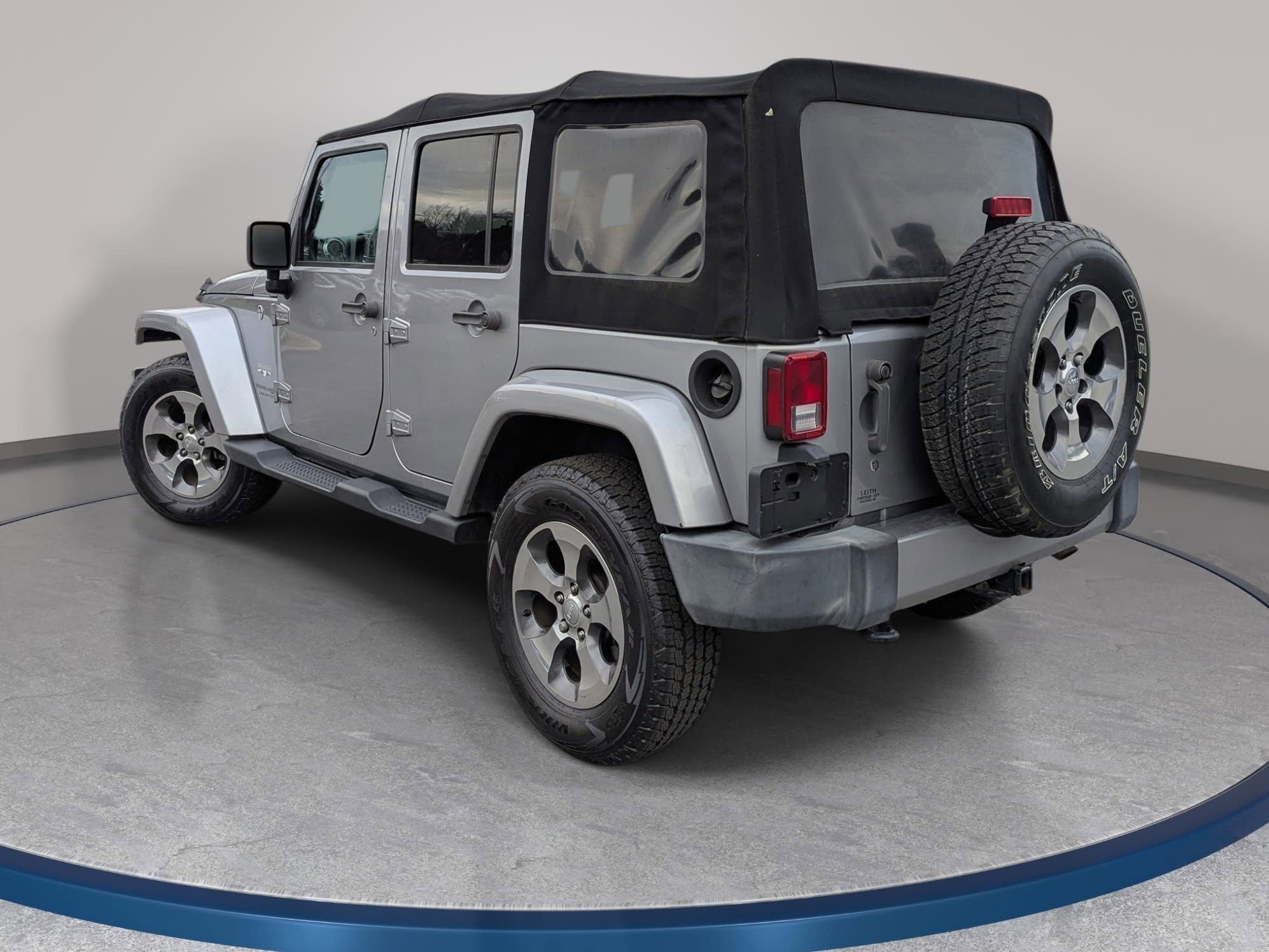 Used 2018 Jeep Wrangler Unlimited Sahara w/ Connectivity Group AWD/4WD image 7