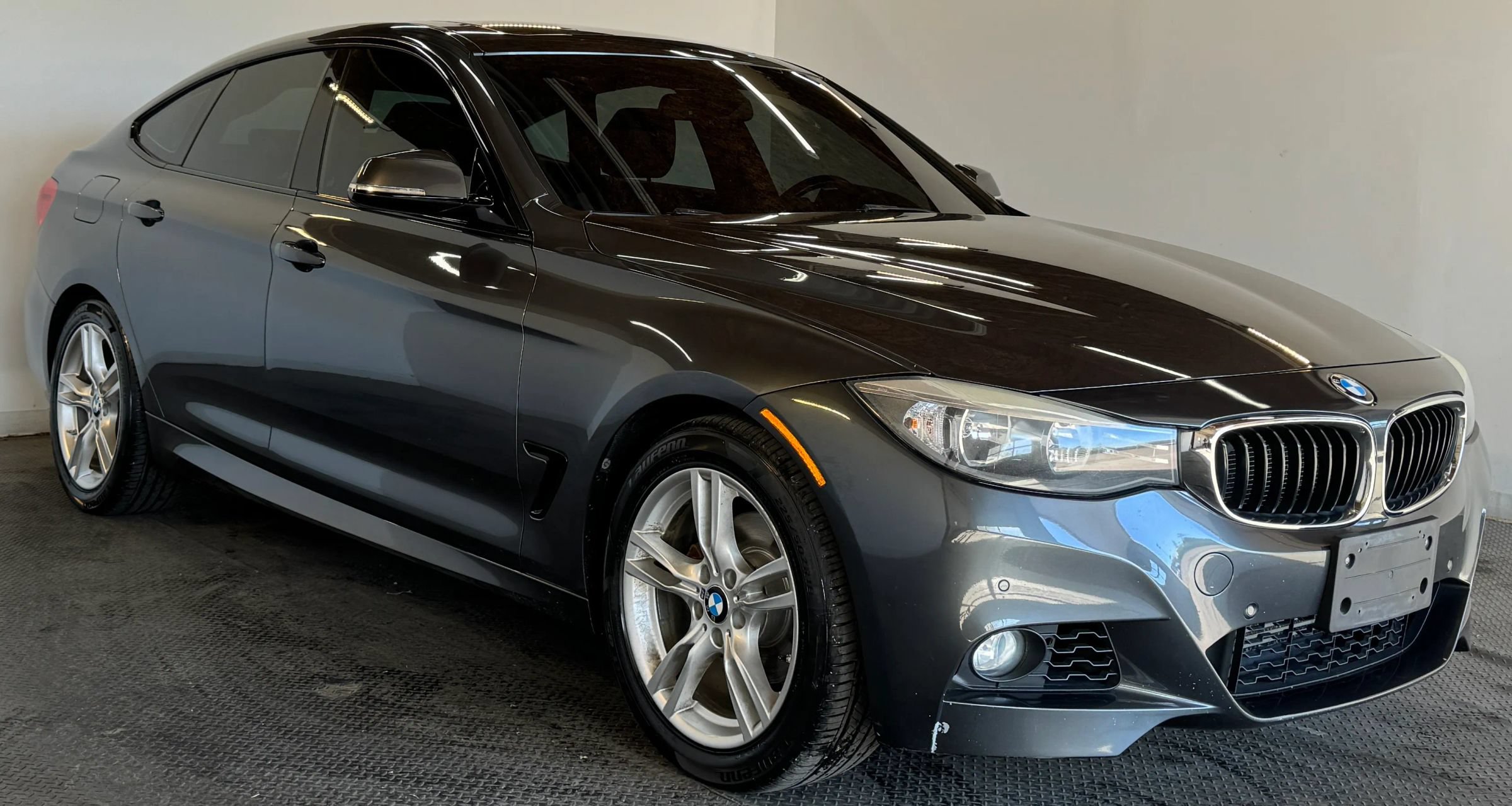 Used 2016 BMW 328i Gran Turismo xDrive AWD/4WD image 4