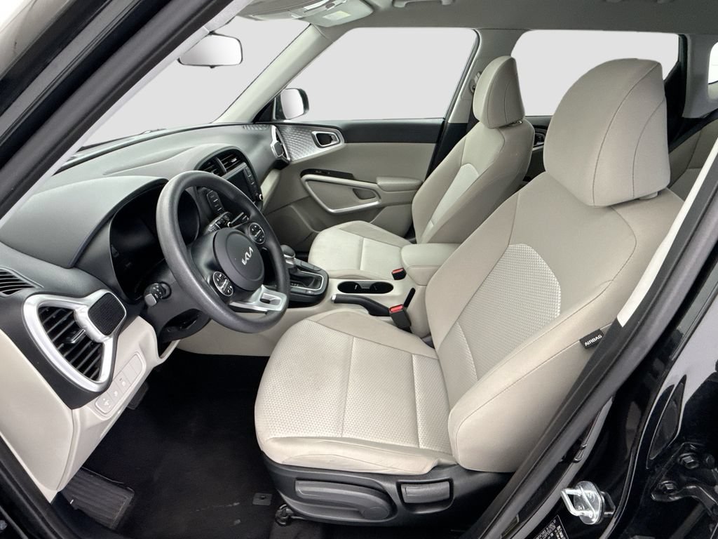 Used 2023 Kia Soul LX FWD image 17