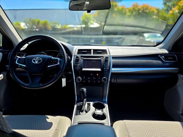 Used 2015 Toyota Camry SE FWD image 13