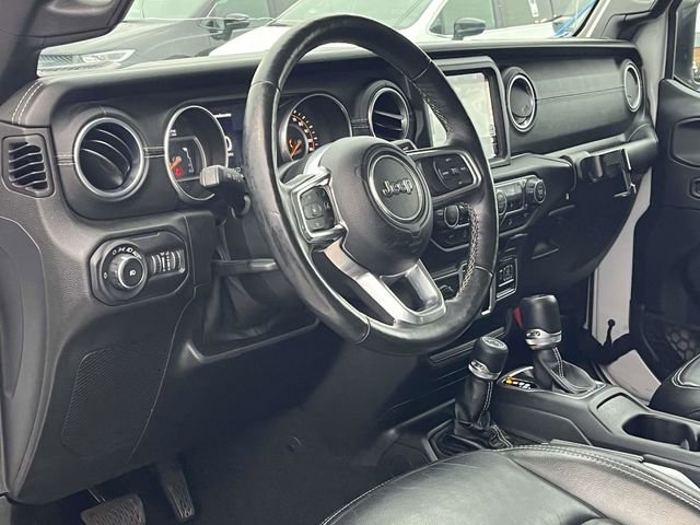 Used 2018 Jeep Wrangler Unlimited Sahara image 12