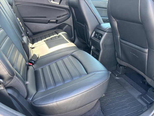 Used 2024 Ford Edge SEL AWD/4WD image 13