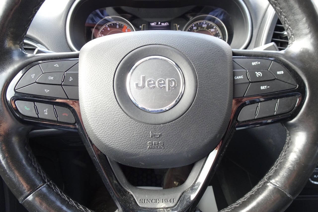 Used 2020 Jeep Cherokee Latitude Plus image 21