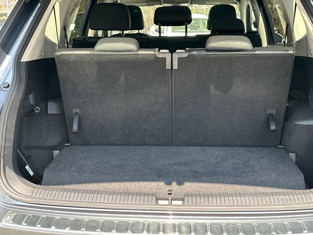 Used 2024 Volkswagen Tiguan Wolfsburg Edition image 34