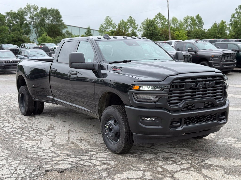 New 2026 RAM 3500 Tradesman AWD/4WD image 4