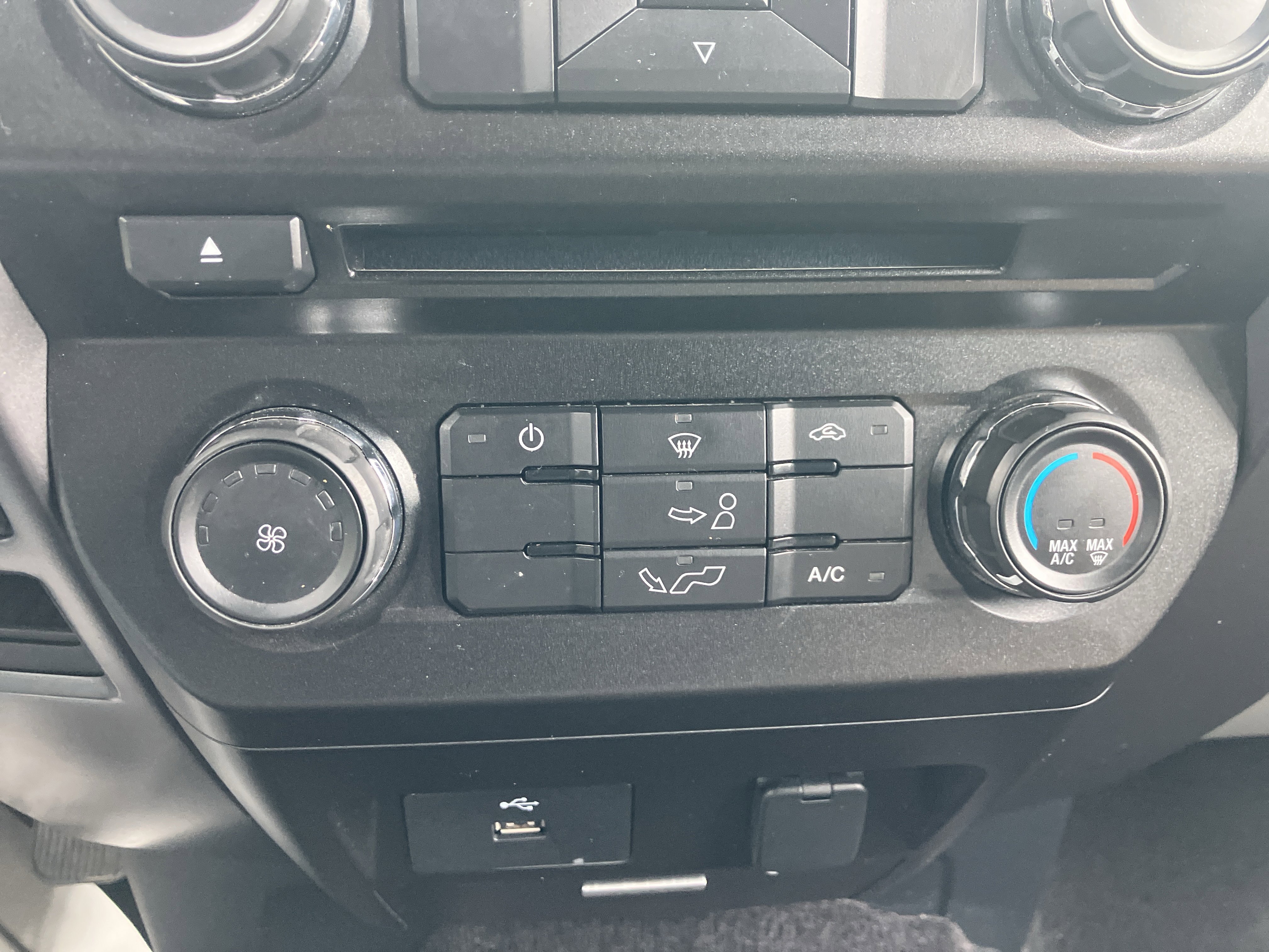 Used 2016 Ford F150 XLT w/ Trailer Tow Package image 27