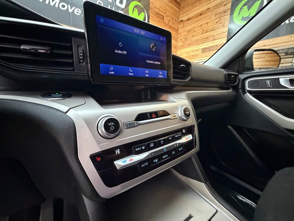 Used 2021 Ford Explorer XLT image 19