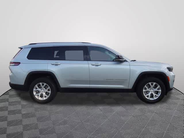 Used 2023 Jeep Grand Cherokee L Limited AWD/4WD image 4
