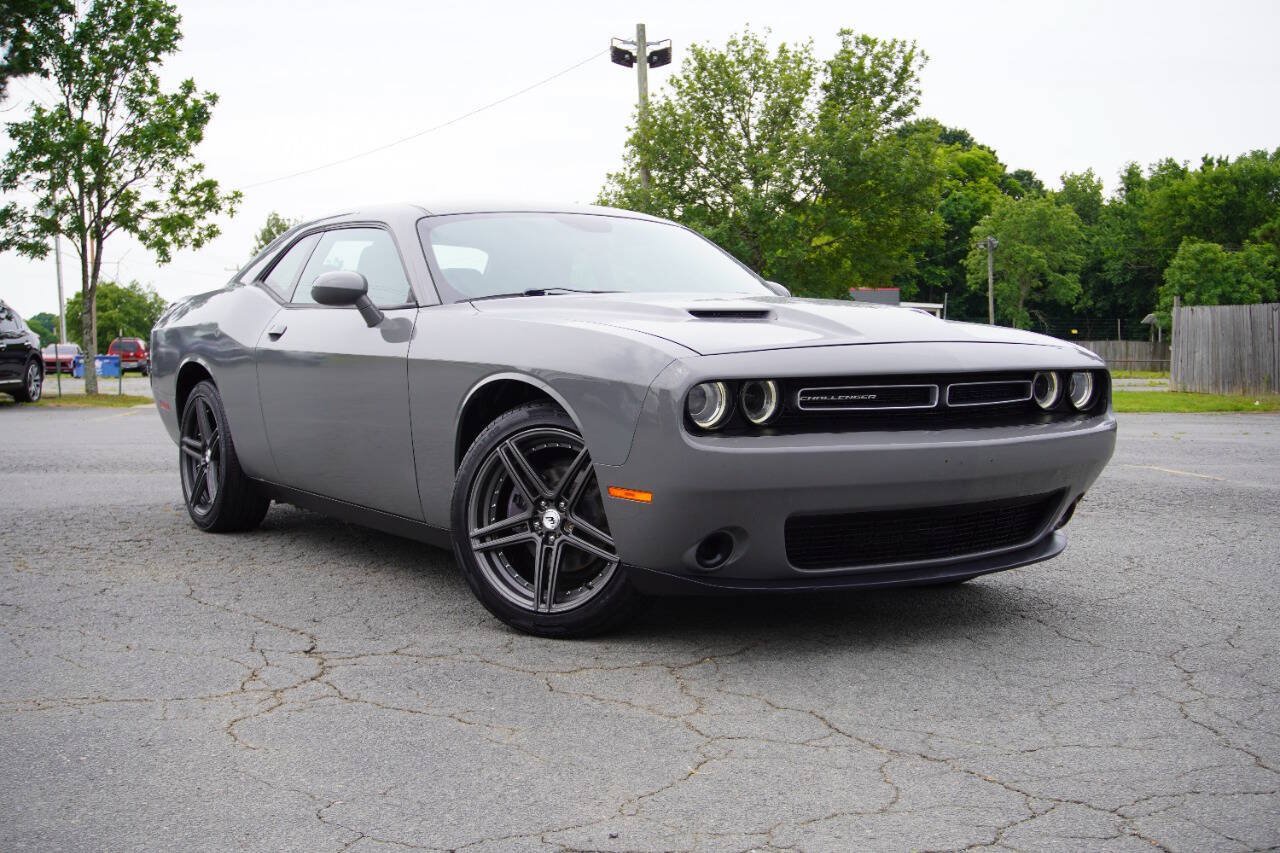 Used 2019 Dodge Challenger SXT