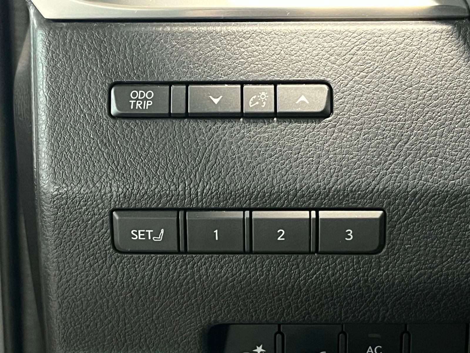 Used 2024 Lexus GX 550 w/ Accessory Package (Z1) AWD/4WD image 34