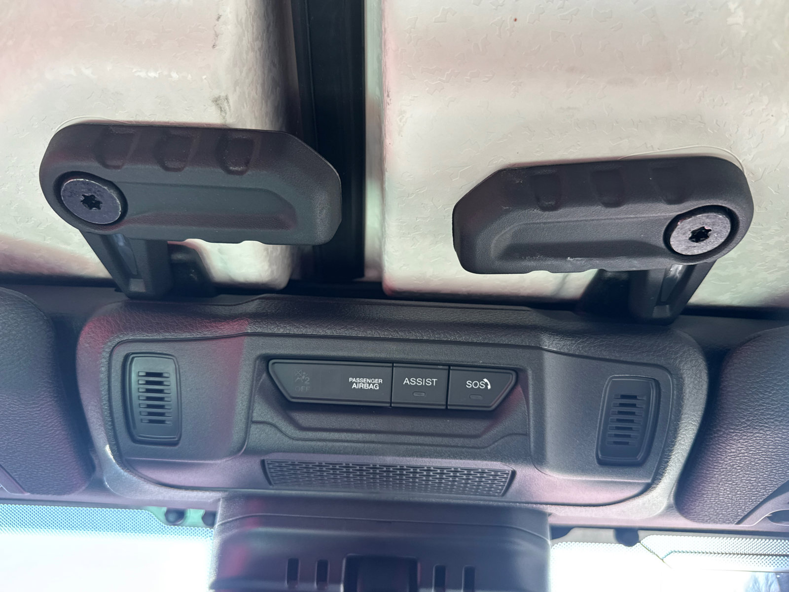 Used 2024 Jeep Wrangler Sahara w/ Safety Group image 11