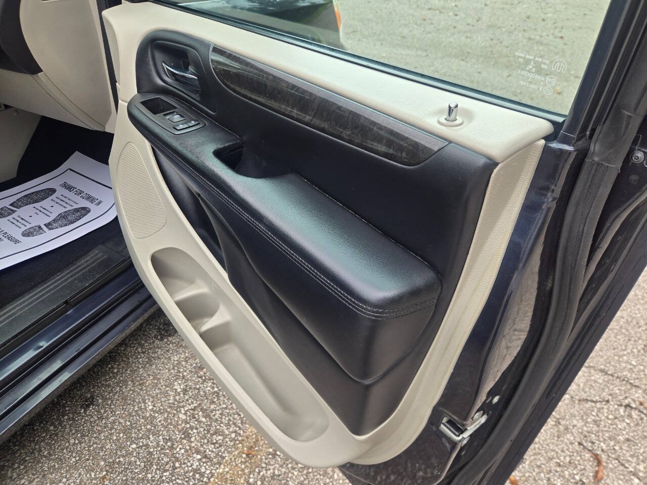 Used 2013 Dodge Grand Caravan SE FWD image 24