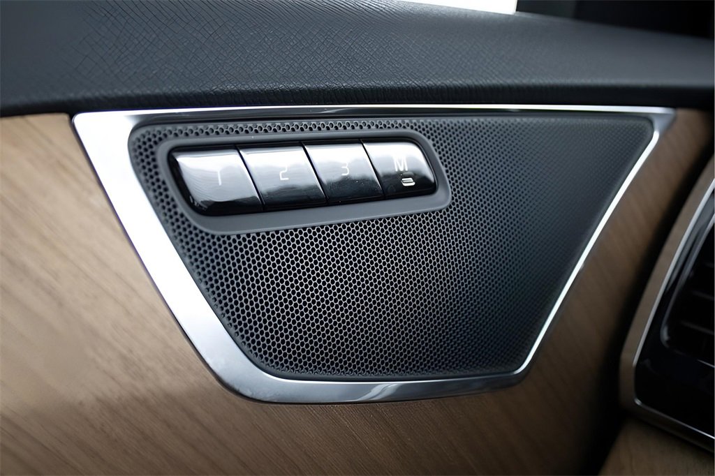 Certified 2025 Volvo XC90 T8 Plus w/ Protection Package Premier image 22