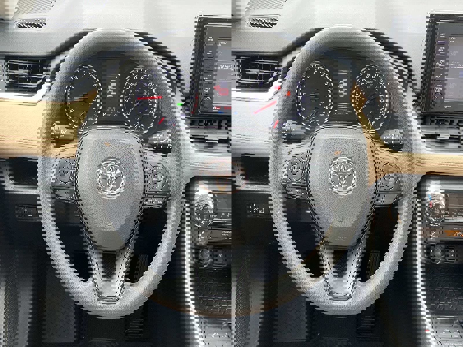 Used 2021 Toyota RAV4 XLE image 24