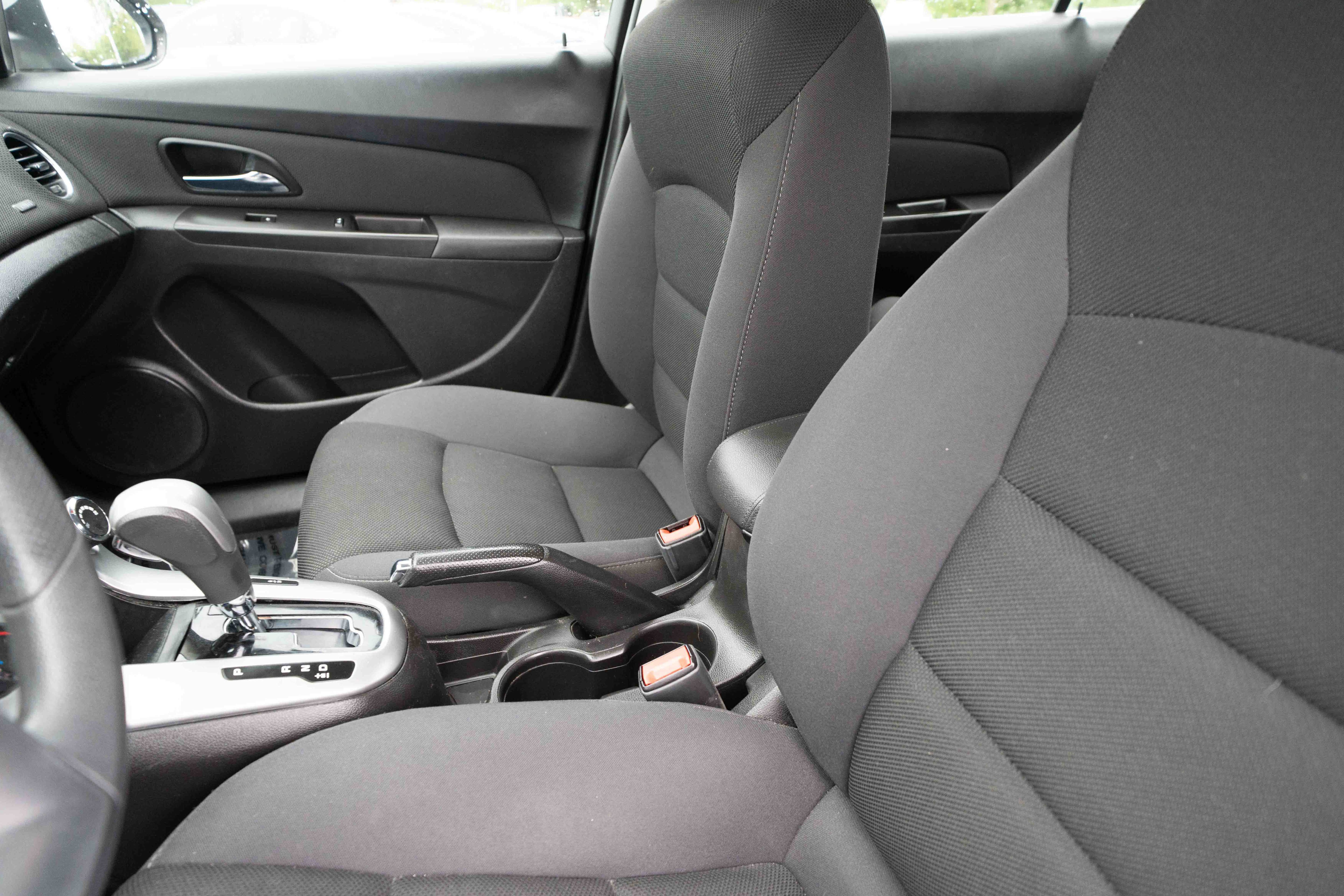 Used 2016 Chevrolet Cruze LT FWD image 10