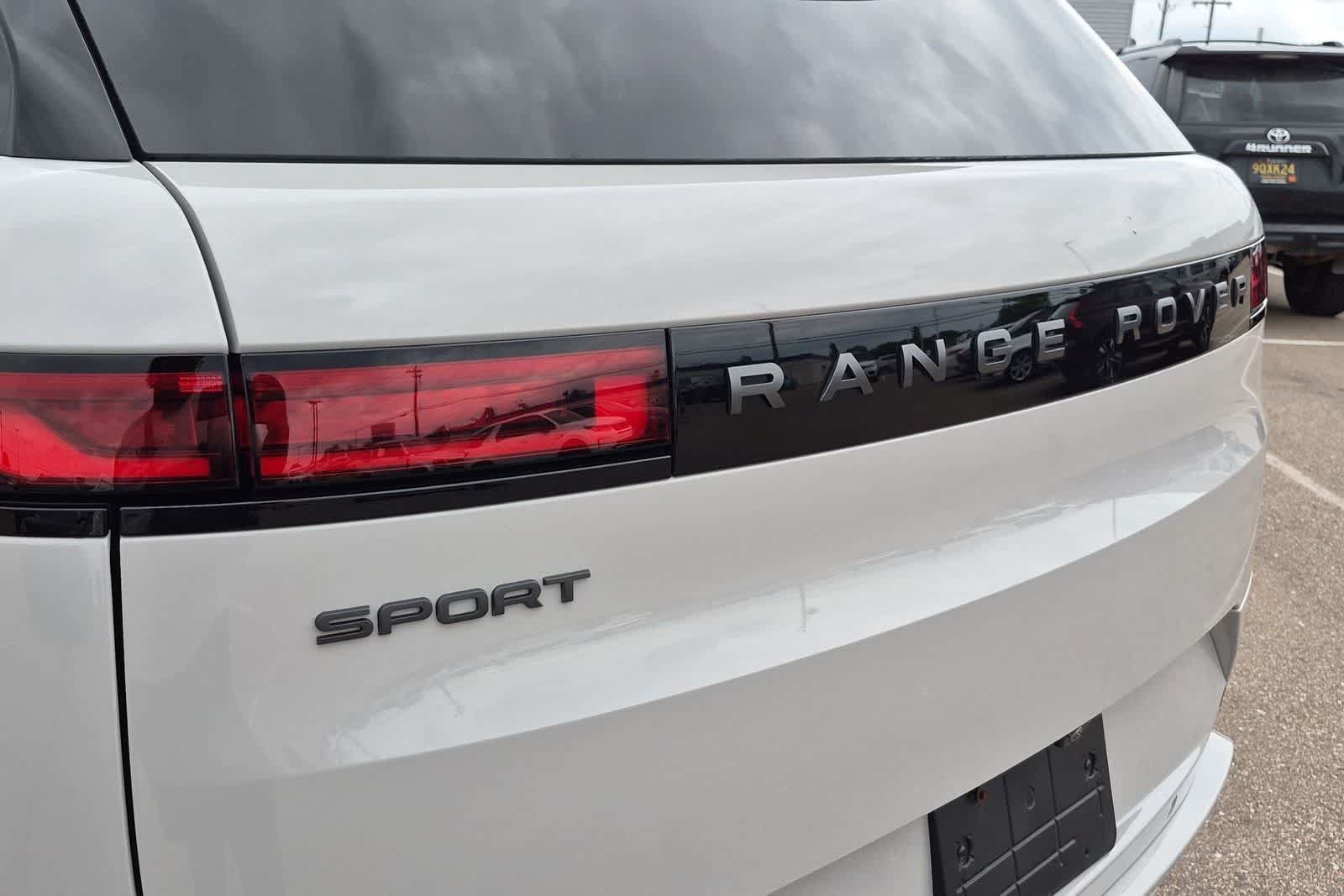 Used 2024 Land Rover Range Rover Sport Dynamic SE AWD/4WD image 12