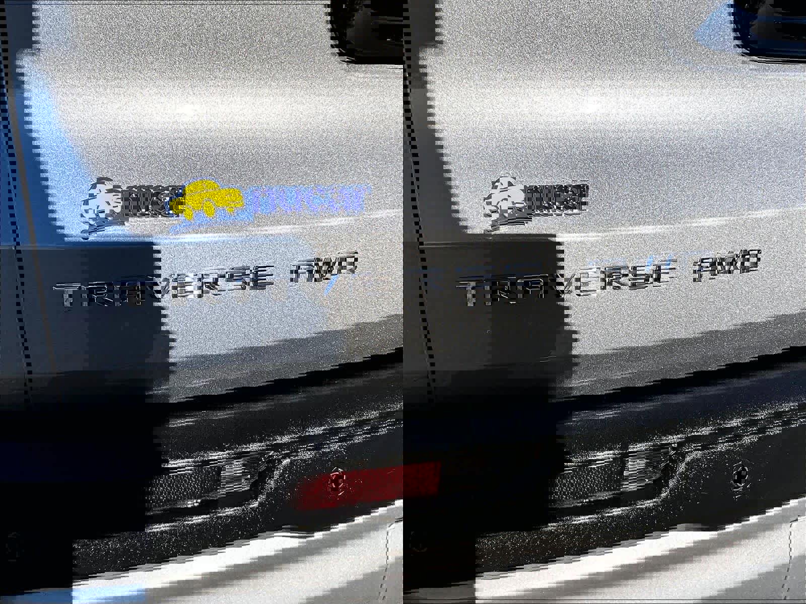 Used 2025 Chevrolet Traverse LT image 30