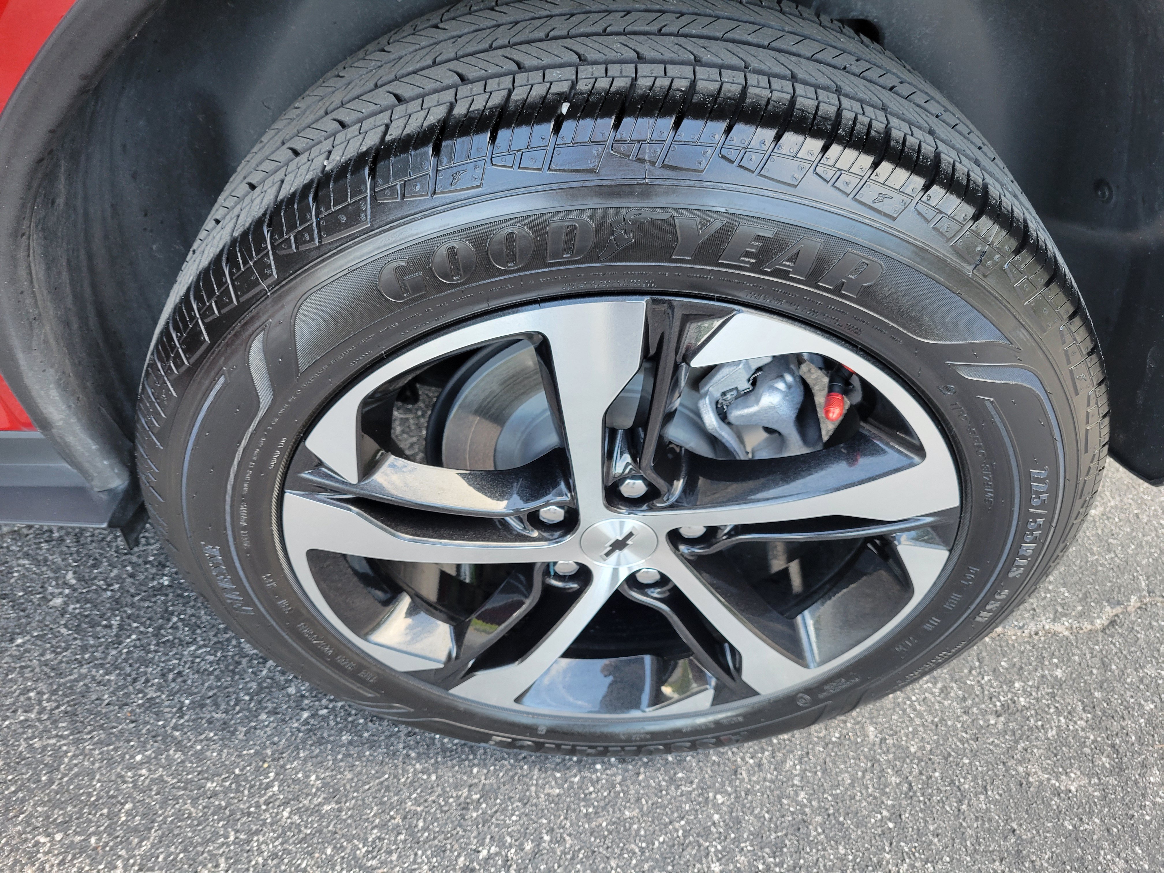 Certified 2026 Chevrolet Trax RS w/ Driver Confidence Package FWD image 32