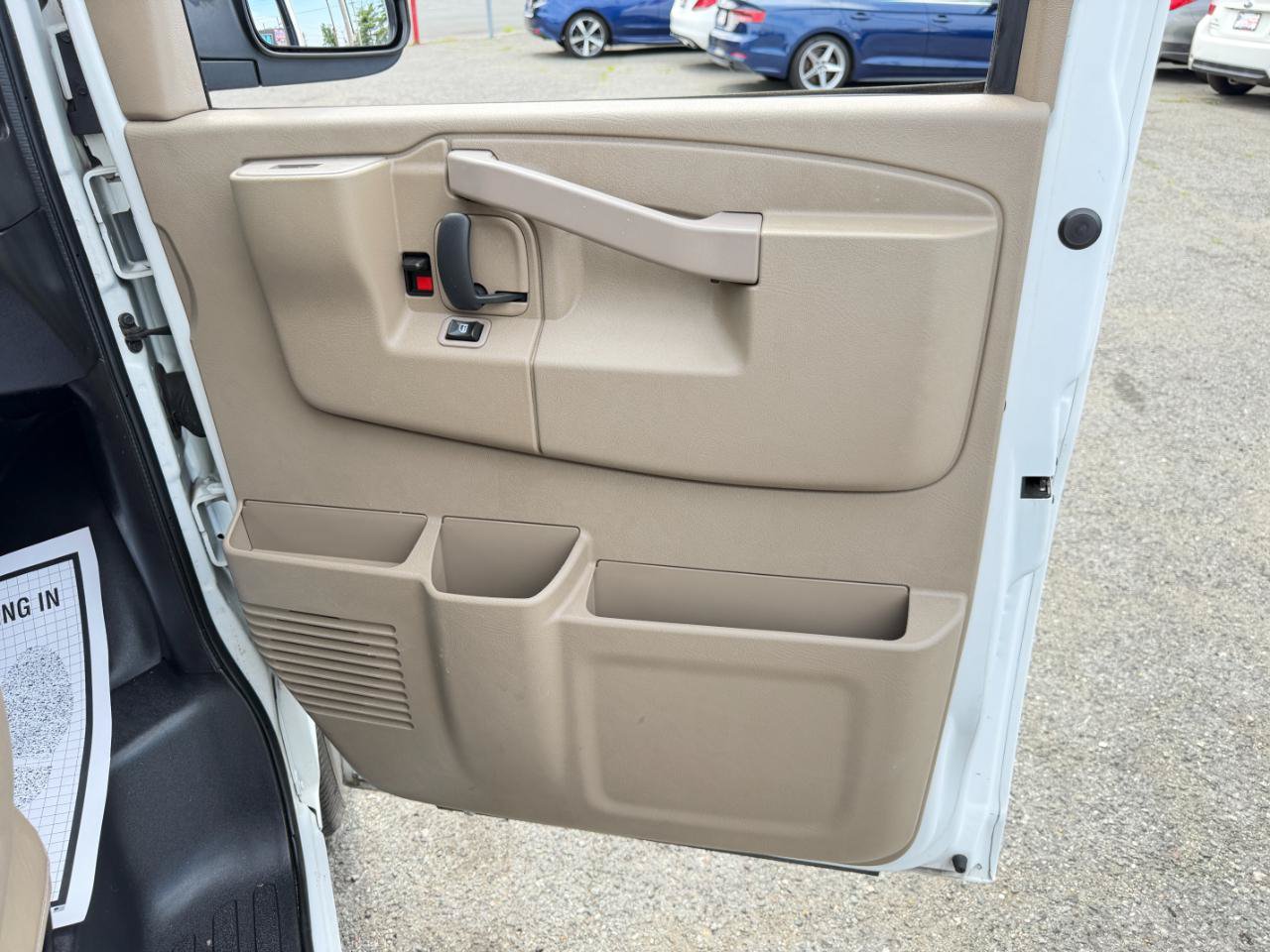 Used 2019 GMC Savana 3500 RWD image 39