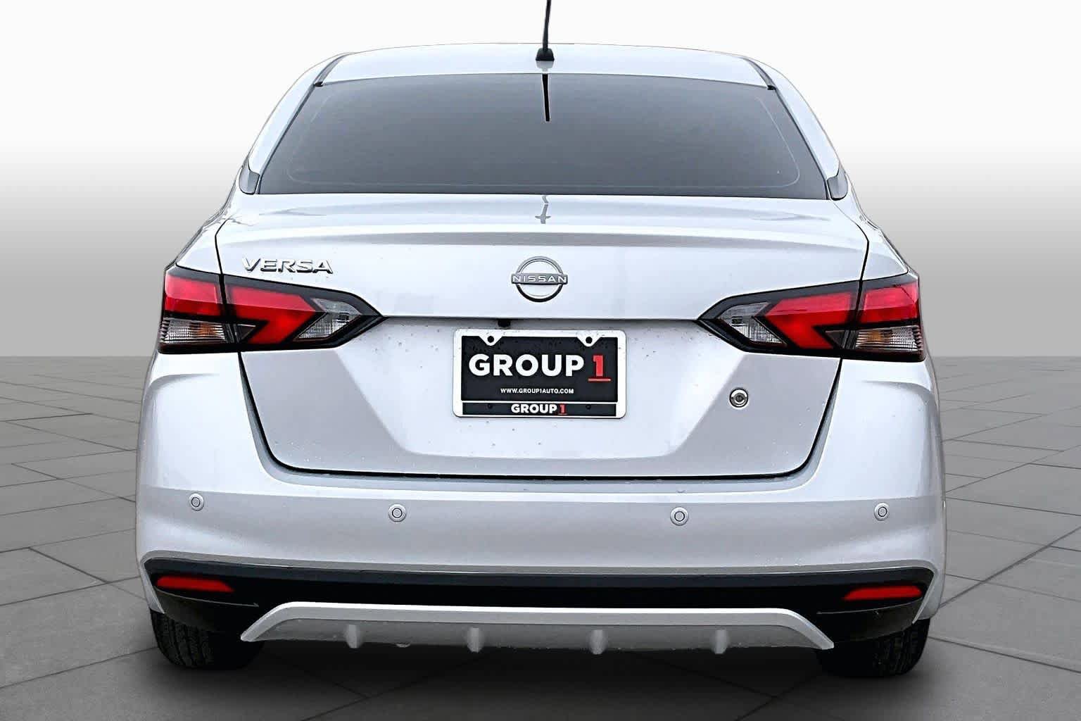 Used 2024 Nissan Versa S FWD image 5