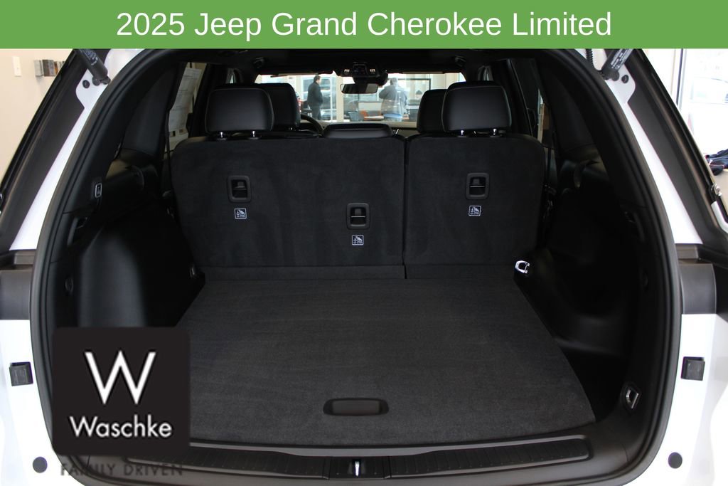 New 2025 Jeep Grand Cherokee Limited w/ Trailer Tow Package image 16