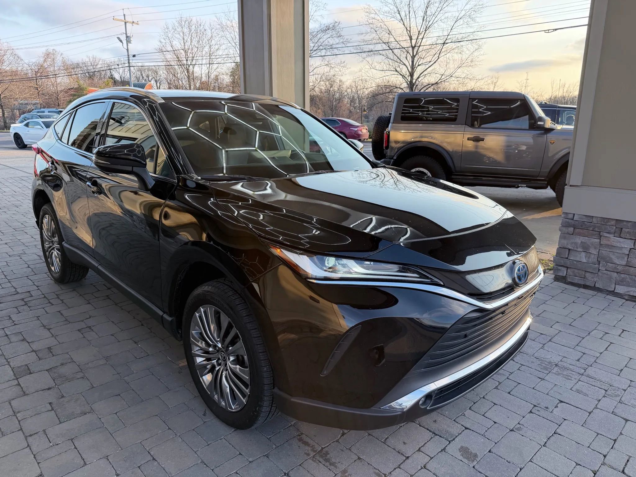 Used 2023 Toyota Venza XLE AWD/4WD image 53