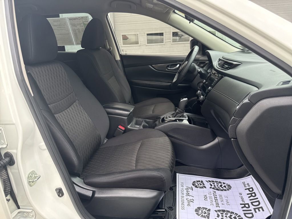 Used 2020 Nissan Rogue SV AWD/4WD image 12