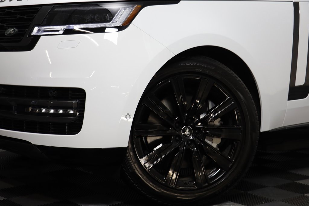 New 2025 Land Rover Range Rover SE image 4
