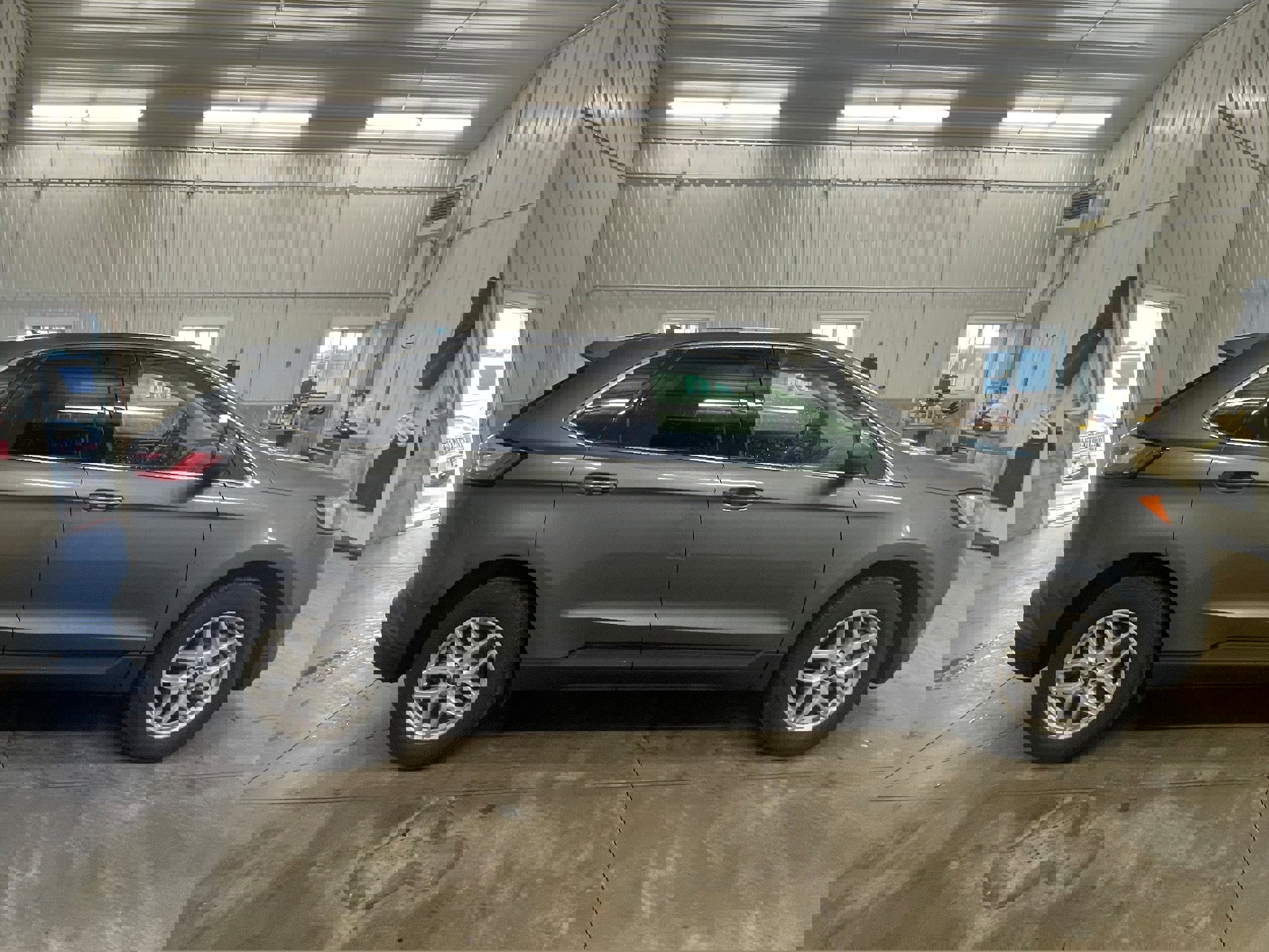 Used 2023 Ford Edge SEL w/ Convenience Package image 6