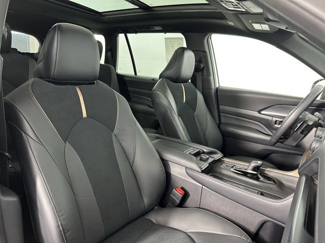 Used 2024 Toyota Grand Highlander AWD Hybrid image 26
