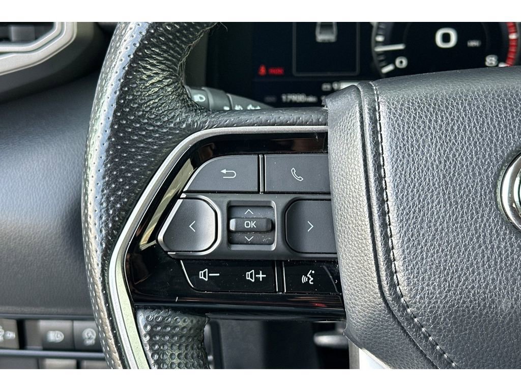 Used 2024 Toyota Tundra Limited AWD/4WD image 27