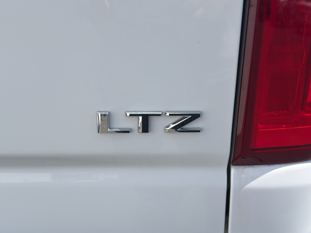 Used 2021 Chevrolet Silverado 2500 LTZ w/ LTZ Convenience Package AWD/4WD image 9