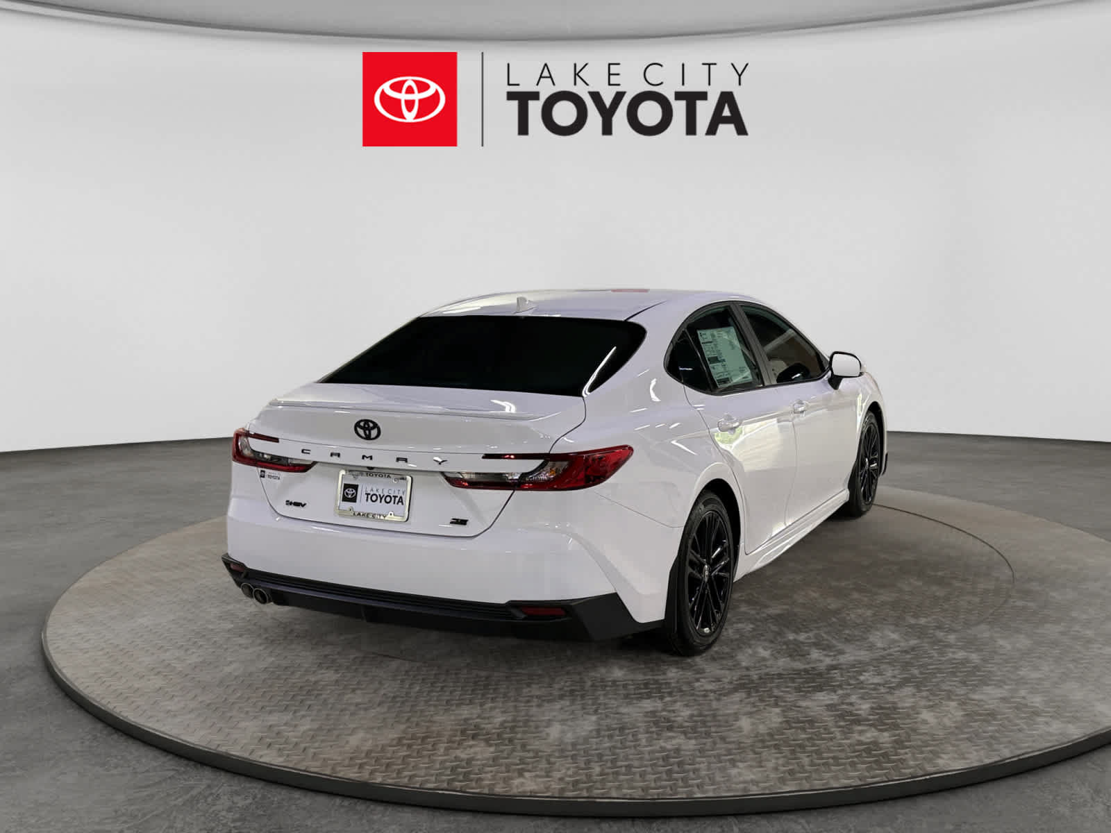 Used 2026 Toyota Camry SE w/ Multimedia Upgrade Package FWD image 6