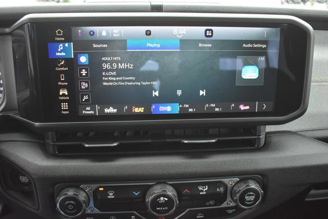 Used 2025 Jeep Wrangler Sport image 22