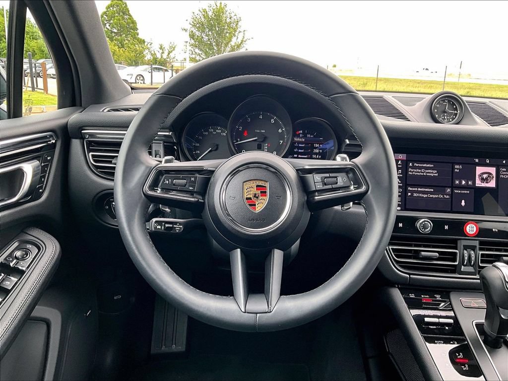 Certified 2025 Porsche Macan AWD/4WD image 15