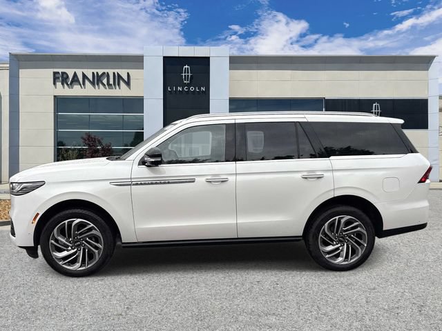 Certified 2025 Lincoln Navigator Reserve AWD/4WD image 4