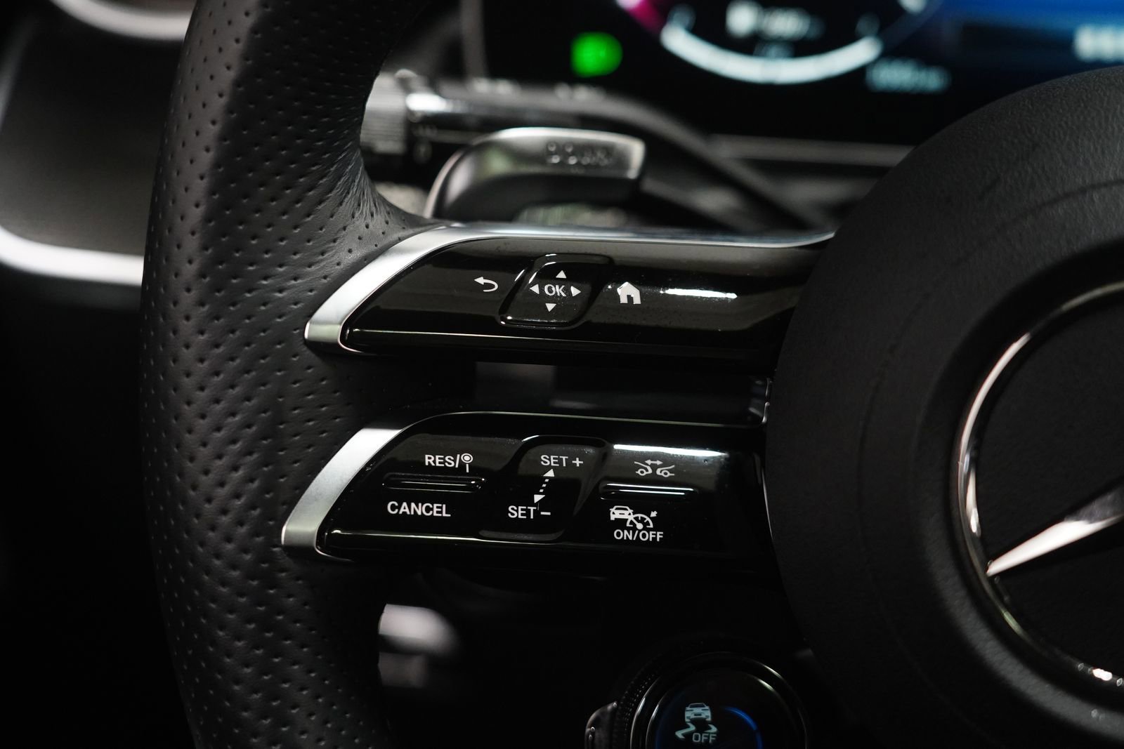 Certified 2024 Mercedes-Benz C 43 AMG 4MATIC Sedan image 18