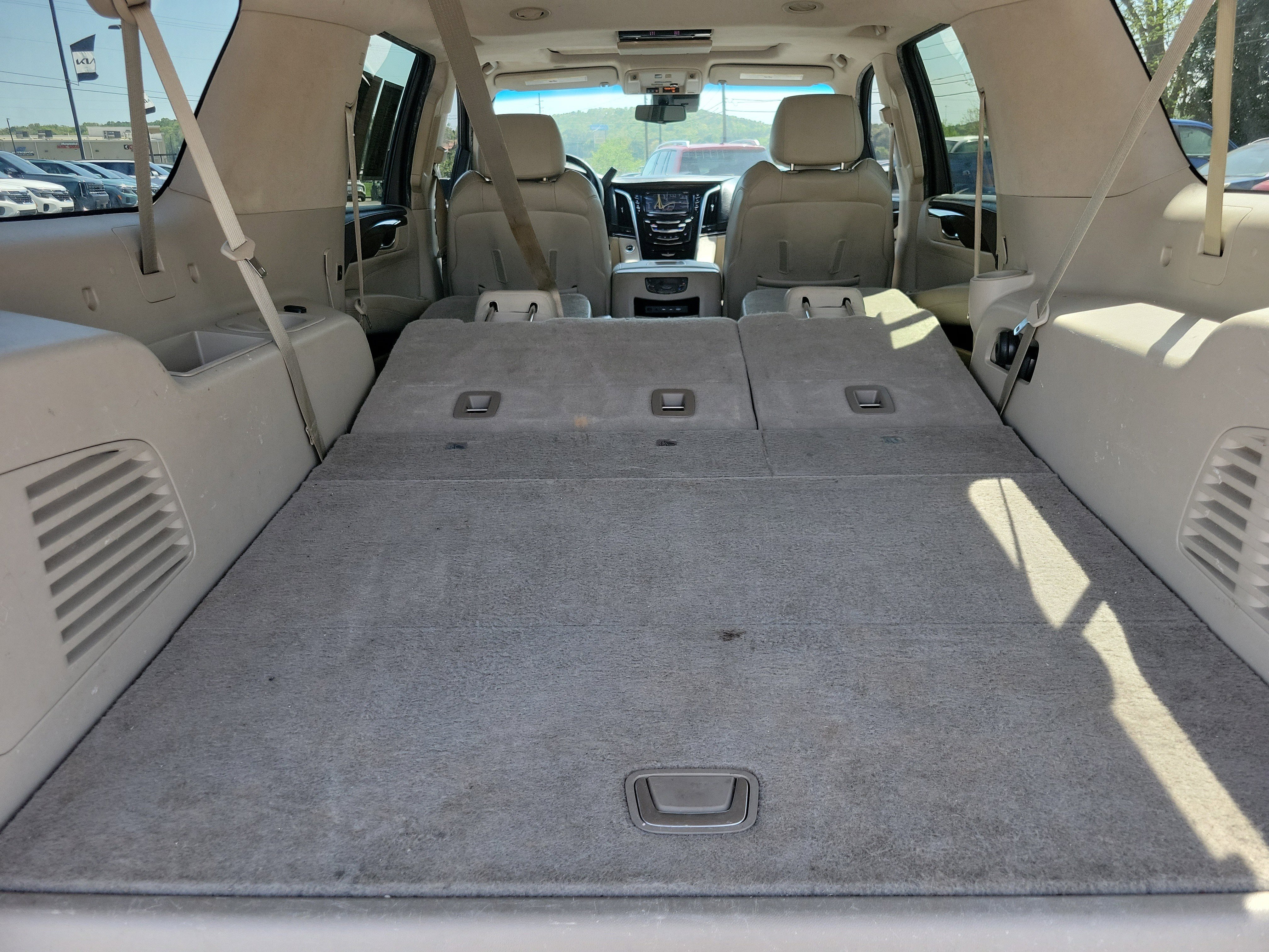 Used 2018 Cadillac Escalade ESV Luxury image 24