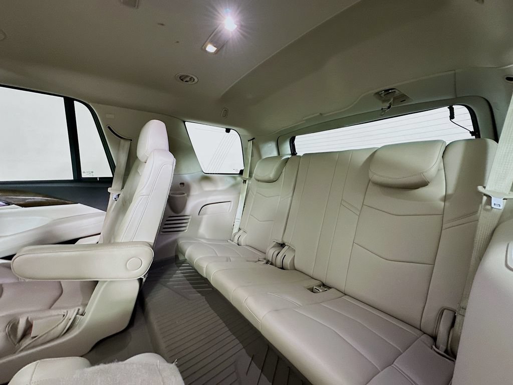 Used 2018 Cadillac Escalade Luxury AWD/4WD image 28