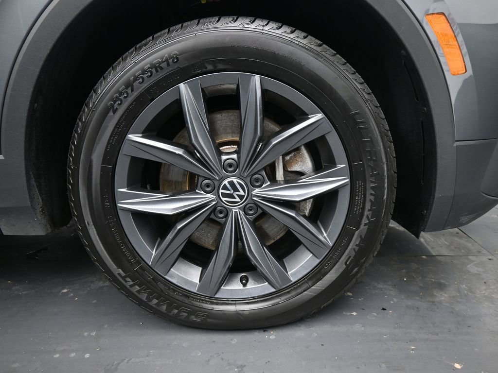 Used 2023 Volkswagen Tiguan SE image 11
