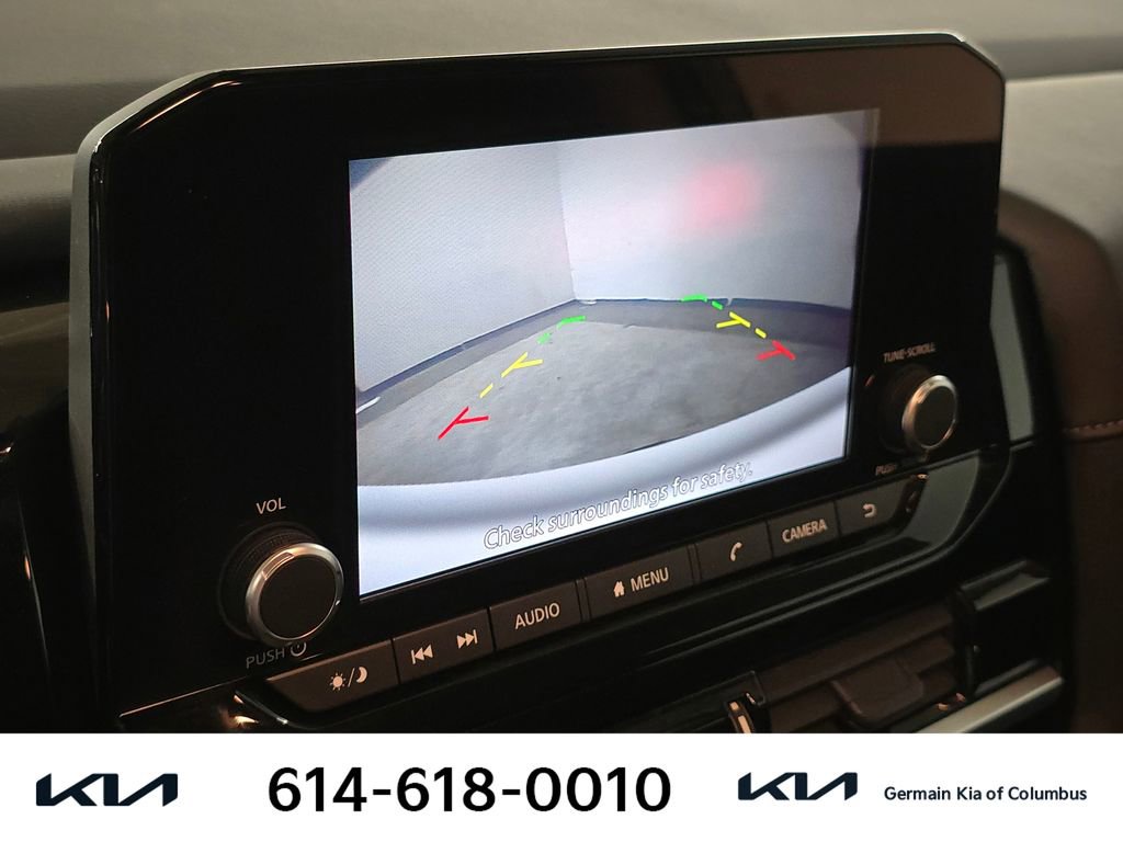 Used 2024 Nissan Pathfinder SV w/ SV Premium Package AWD/4WD image 30