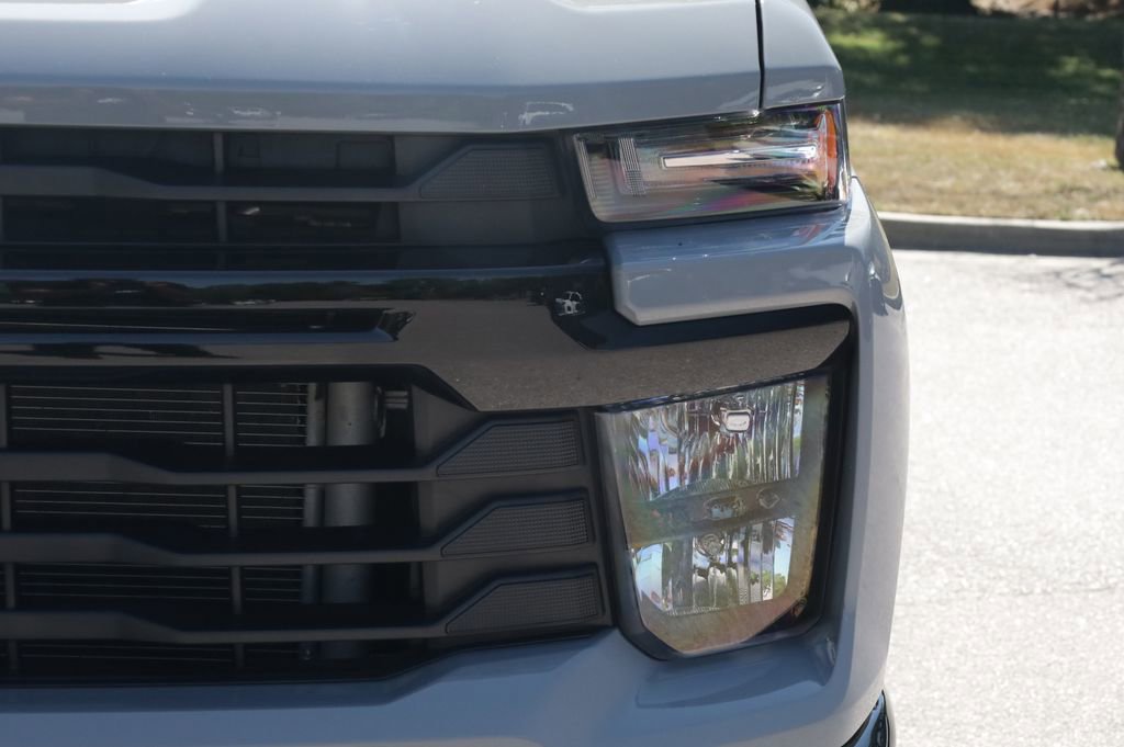 Used 2025 Chevrolet Silverado 2500 Custom w/ Custom Value Package image 16