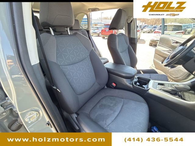 Used 2019 Toyota RAV4 XLE image 23