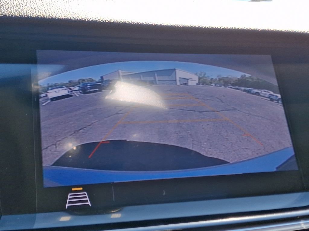 Used 2018 Buick Regal Essence w/ Sights and Sounds Package AWD/4WD image 20